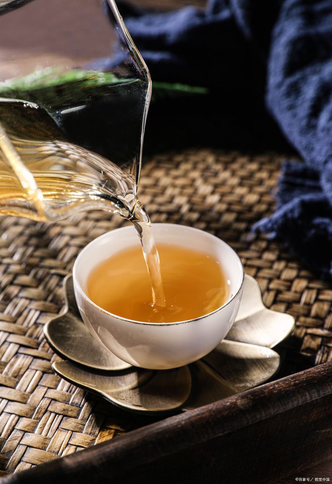 茶新宠：普洱茶成白领解压伙伴PG麻将胡了模拟器写字楼下午